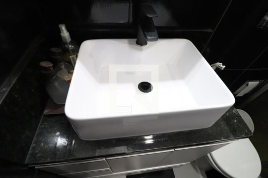 Banheiro de casa à venda com 2 quartos, 180m² em Jardim Flor da Montanha, Guarulhos