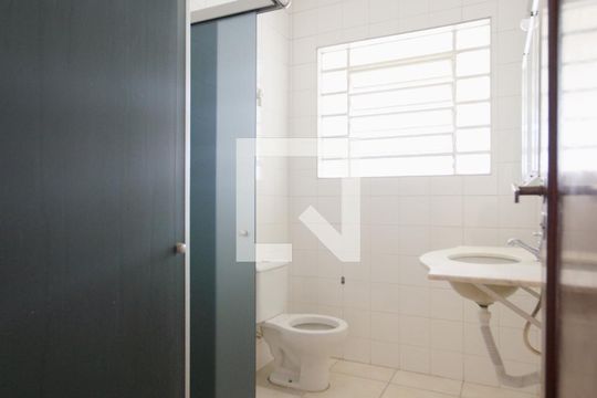 Banheiro de apartamento para alugar com 1 quarto, 90m² em Cambuci, São Paulo