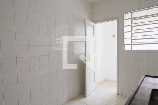 Cozinha de apartamento para alugar com 1 quarto, 90m² em Cambuci, São Paulo