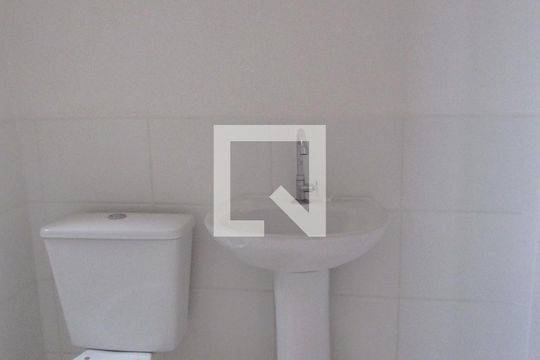 Banheiro de apartamento para alugar com 2 quartos, 49m² em Campo Grande, Rio de Janeiro