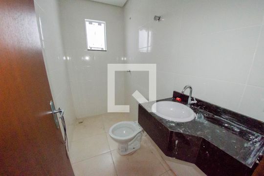 Banheiro da suíte de casa para alugar com 3 quartos, 110m² em Ingleses Norte, Florianópolis