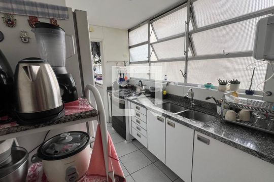 Cozinha de apartamento para alugar com 3 quartos, 220m² em Jardim Paulista, São Paulo