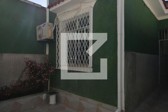 Fachada de casa para alugar com 2 quartos, 67m² em Madureira, Rio de Janeiro