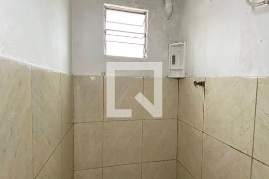 Banheiro de apartamento para alugar com 1 quarto, 54m² em Santo Afonso, Novo Hamburgo