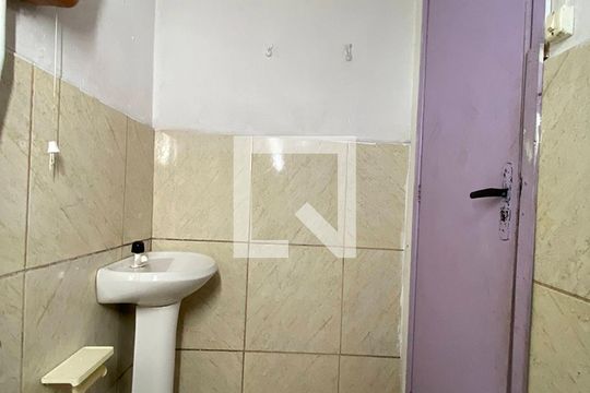 Banheiro de apartamento para alugar com 1 quarto, 54m² em Santo Afonso, Novo Hamburgo