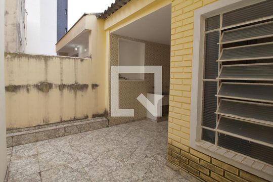 Quintal de casa para alugar com 3 quartos, 240m² em Centro, Sorocaba
