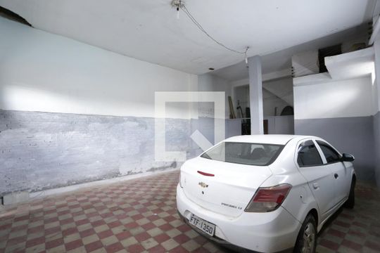 Garagem de casa à venda com 2 quartos, 180m² em Vila Constança, São Paulo