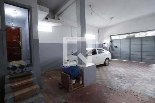 Garagem de casa à venda com 2 quartos, 180m² em Vila Constança, São Paulo
