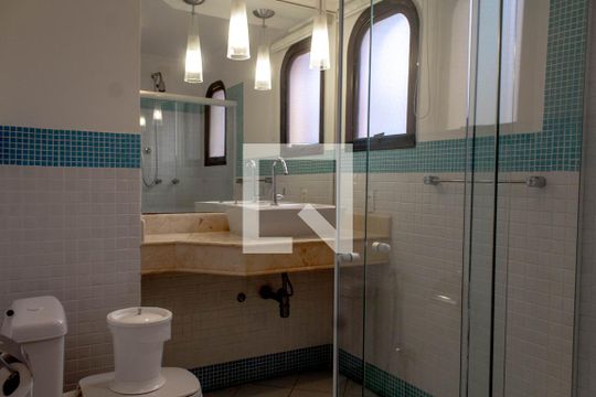 Banheiro da Suíte 1 de apartamento para alugar com 5 quartos, 600m² em Enseada, Guarujá