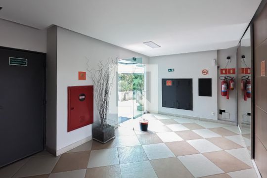Hall social de apartamento à venda com 3 quartos, 68m² em Vila Rachid, Guarulhos