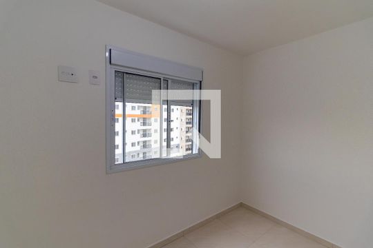 Quarto 1 de apartamento para alugar com 2 quartos, 46m² em Vila Carmosina, São Paulo
