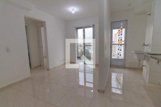 Apartamento para alugar com 2 quartos, 46m² em Vila Carmosina, São Paulo