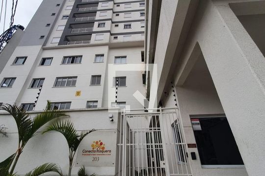 Fachada de apartamento para alugar com 2 quartos, 46m² em Vila Carmosina, São Paulo