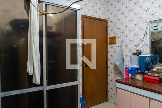 Banheiro da Suíte de casa à venda com 5 quartos, 300m² em Vila do Encontro, 