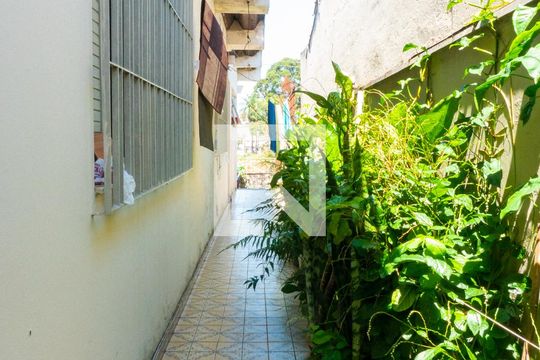 Corredor Lateral de casa à venda com 5 quartos, 300m² em Vila do Encontro, 