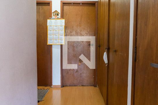 Corredor de casa à venda com 5 quartos, 300m² em Vila do Encontro,