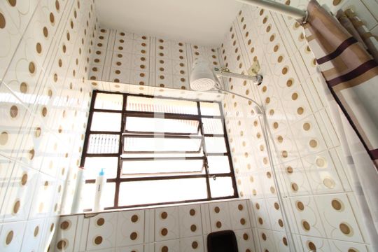 Chuveiro banheiro comum de casa à venda com 3 quartos, 115m² em Cupecê, São Paulo