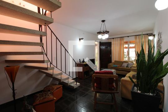 Sala de casa à venda com 3 quartos, 115m² em Cupecê, São Paulo
