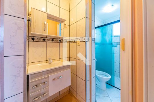 Banheiro de apartamento à venda com 2 quartos, 51m² em Jardim Alvorada, Santo André