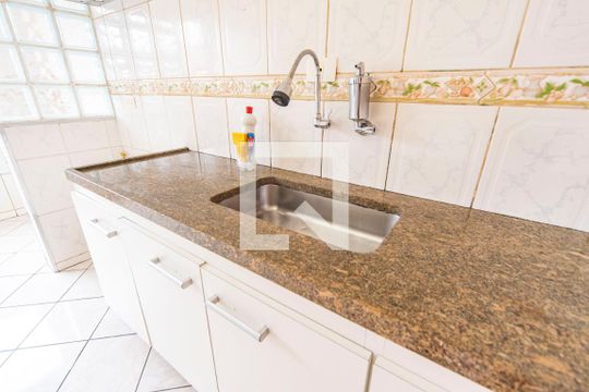 Pia  de apartamento à venda com 2 quartos, 51m² em Jardim Alvorada, Santo André