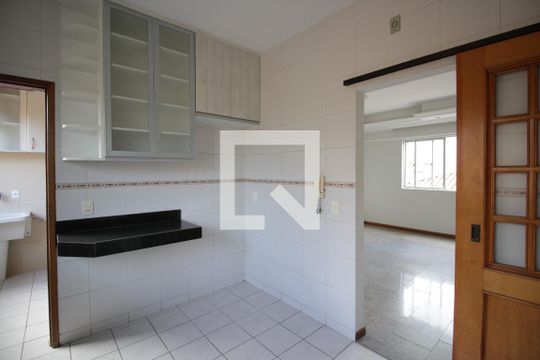 v de apartamento à venda com 3 quartos, 100m² em São João Batista, Belo Horizonte