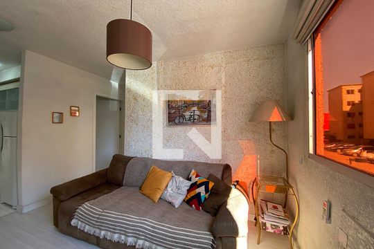 Sala de Estar de apartamento para alugar com 2 quartos, 50m² em Santos Dumont, São Leopoldo