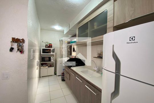 Cozinha de apartamento para alugar com 2 quartos, 50m² em Santos Dumont, São Leopoldo