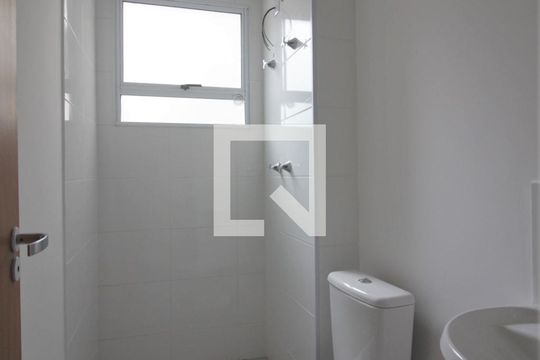Banheiro de apartamento à venda com 2 quartos, 47m² em Parque Reboucas, São Paulo