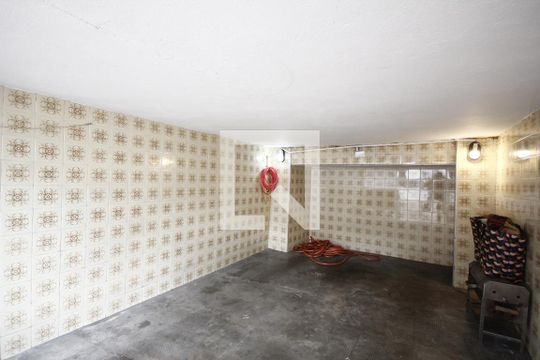 Garagem de casa à venda com 2 quartos, 120m² em Ipiranga, São Paulo