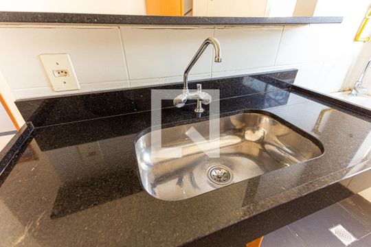 Cozinha e Área de Serviço de apartamento à venda com 2 quartos, 48m² em Santo Andre, São Leopoldo