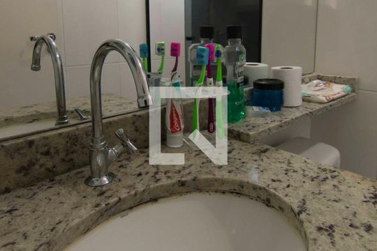 Banheiro de apartamento à venda com 2 quartos, 48m² em Freguesia do Ó, São Paulo