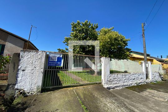 Fachada de casa à venda com 3 quartos, 120m² em Feitoria, São Leopoldo