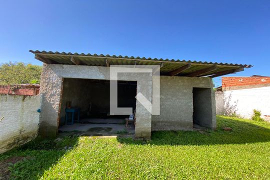 Área Externa de casa à venda com 3 quartos, 120m² em Feitoria, São Leopoldo