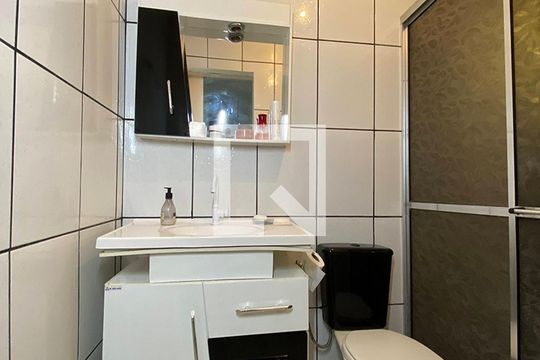 Banheiro de casa à venda com 3 quartos, 120m² em Feitoria, São Leopoldo