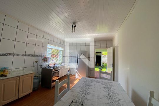 Cozinha de casa à venda com 3 quartos, 120m² em Feitoria, São Leopoldo