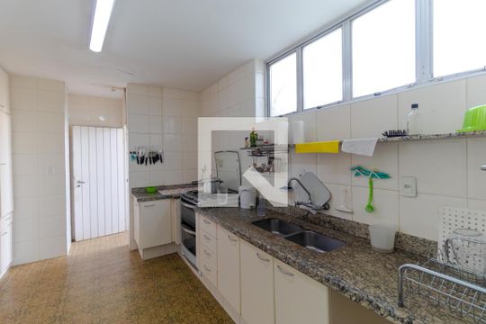 Cozinha de casa para alugar com 5 quartos, 628m² em Nova Campinas, Campinas
