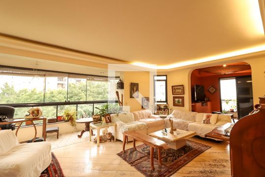 Sala de apartamento para alugar com 3 quartos, 180m² em Vila Suzana, São Paulo