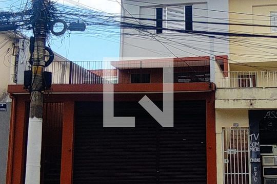 Fachada de casa à venda com 3 quartos, 200m² em Vila Gustavo, São Paulo