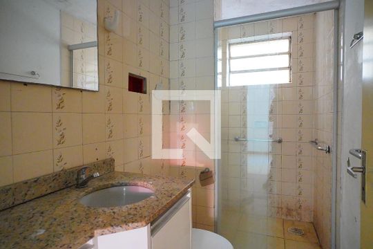 Banheiro de apartamento à venda com 2 quartos, 60m² em Agronomia, Porto Alegre