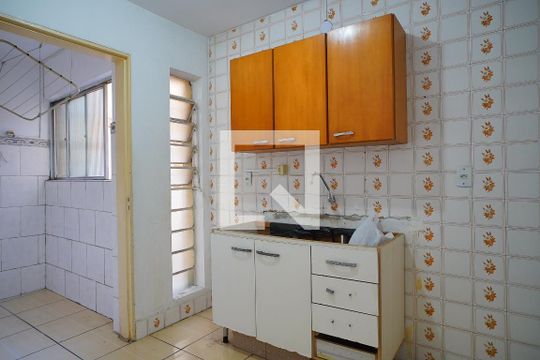 Cozinha de apartamento à venda com 2 quartos, 60m² em Agronomia, Porto Alegre