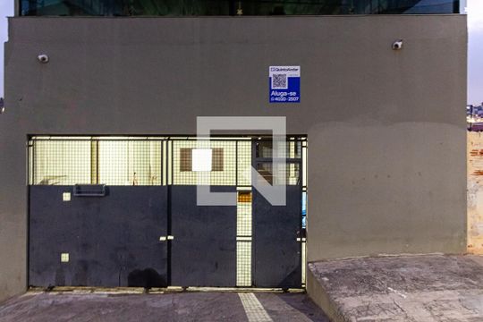 Fachada de casa para alugar com 3 quartos, 160m² em Vila Mariana, Ferraz de Vasconcelos