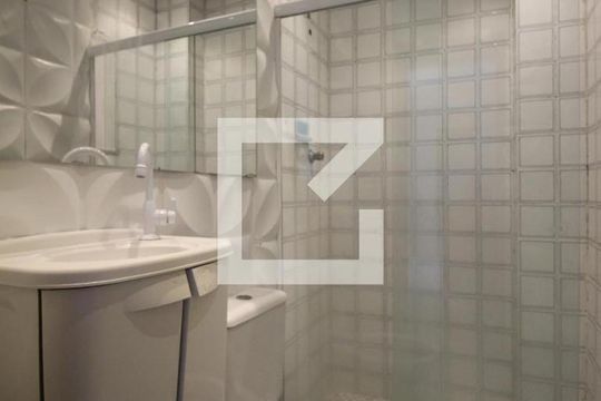 Banheiro de apartamento para alugar com 1 quarto, 48m² em Raul Veiga, São Gonçalo