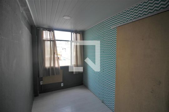 Quarto 1 de apartamento para alugar com 1 quarto, 48m² em Raul Veiga, São Gonçalo