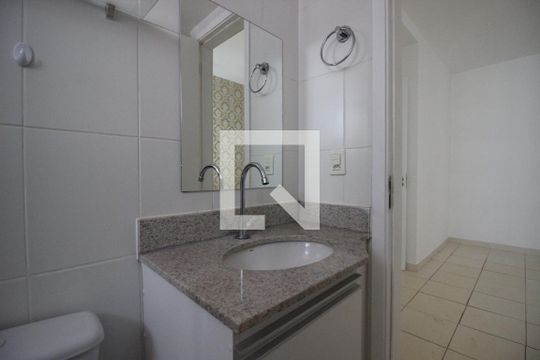 Banheiro da Suíte de apartamento para alugar com 2 quartos, 60m² em , Brasília