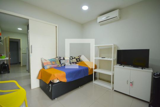Sala de kitnet/studio para alugar com 1 quarto, 33m² em Centro, Rio de Janeiro