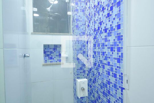 Banheiro Social de kitnet/studio para alugar com 1 quarto, 33m² em Centro, Rio de Janeiro