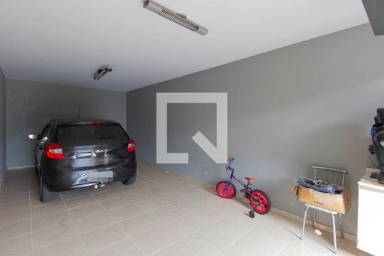 Garagem de casa à venda com 3 quartos, 143m² em Jardim Brasilia, São Paulo