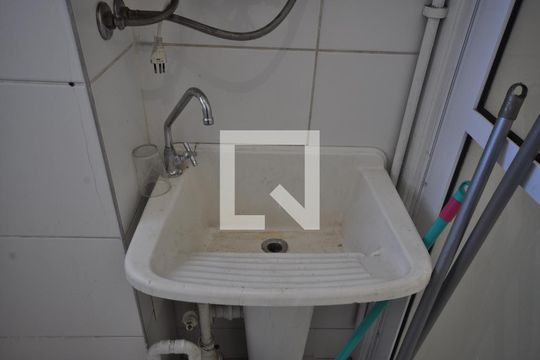 Área de serviço de apartamento para alugar com 2 quartos, 61m² em Vila Guilherme, São Paulo