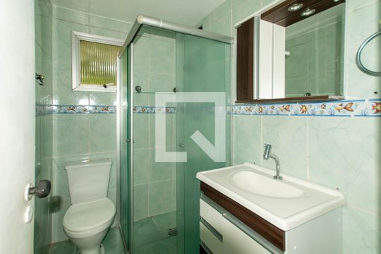 Banheiro de apartamento à venda com 2 quartos, 68m² em Vila Galvão, Guarulhos