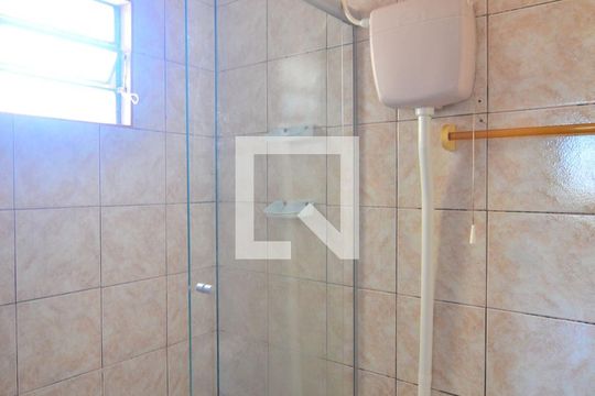 Banheiro de kitnet/studio à venda com 1 quarto, 25m² em São José, Canoas